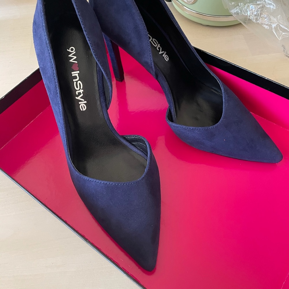 Nine west cut out pumps navy blue suede sz5